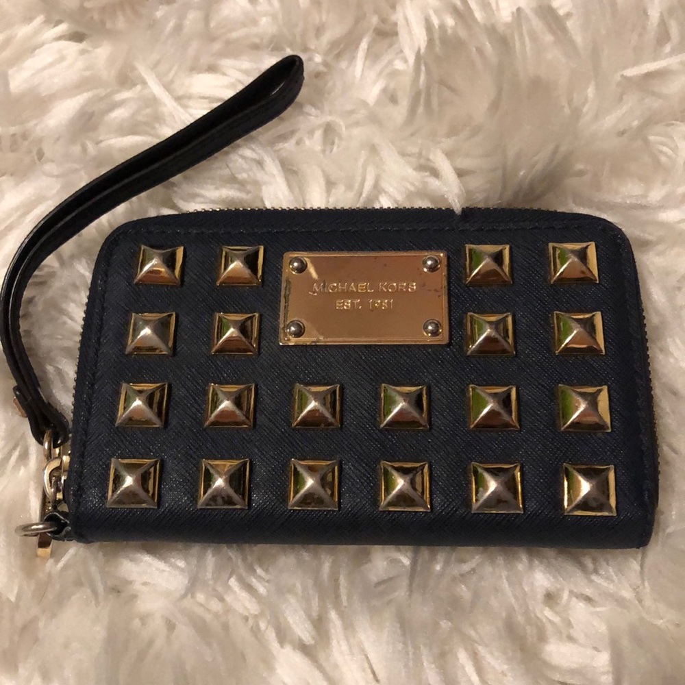 Michael kors wristlet